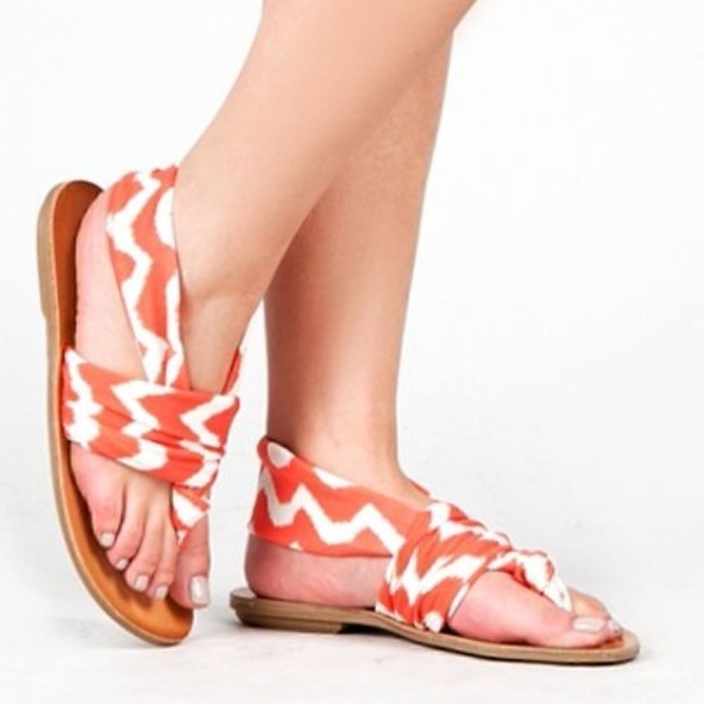 Dirty Laundry. Sandal/Flip Flip. Beka 2. Coral Zigzag. Size 8. NWOT